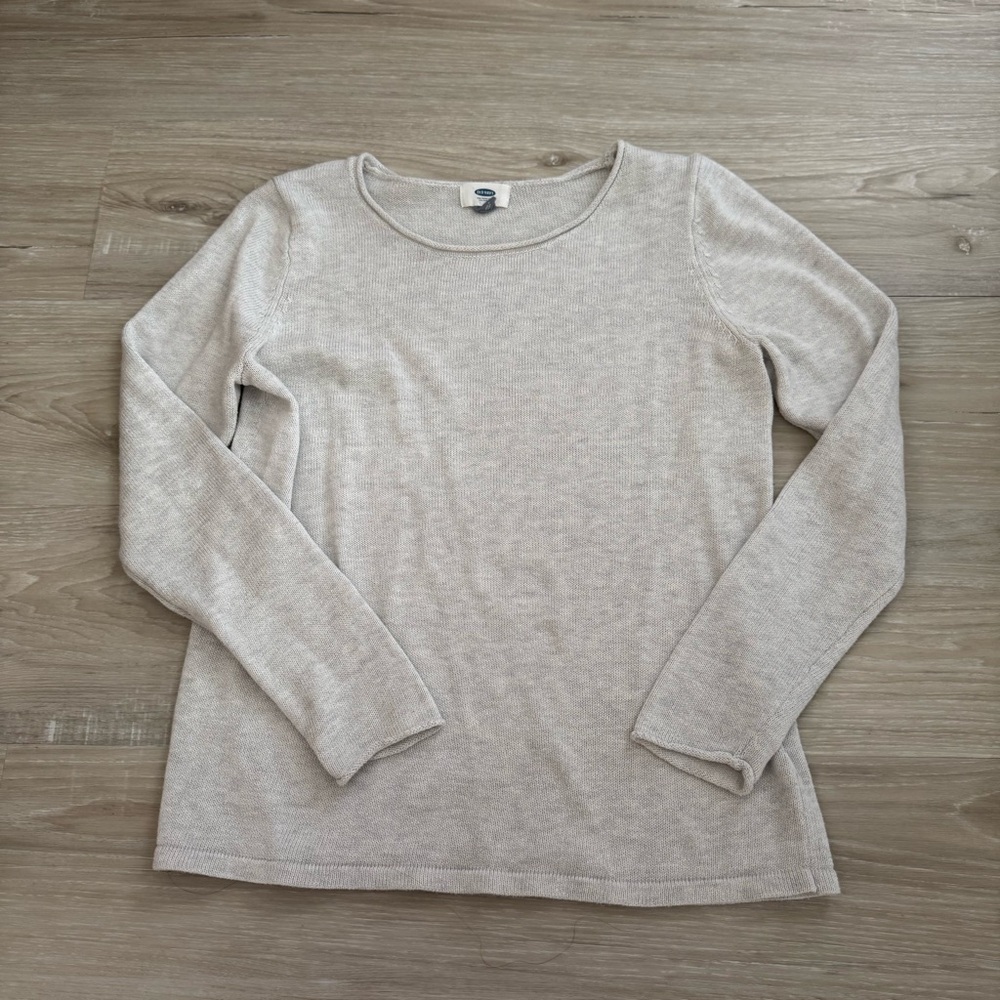 Old navy light gray women’s crew neck sweater size medium